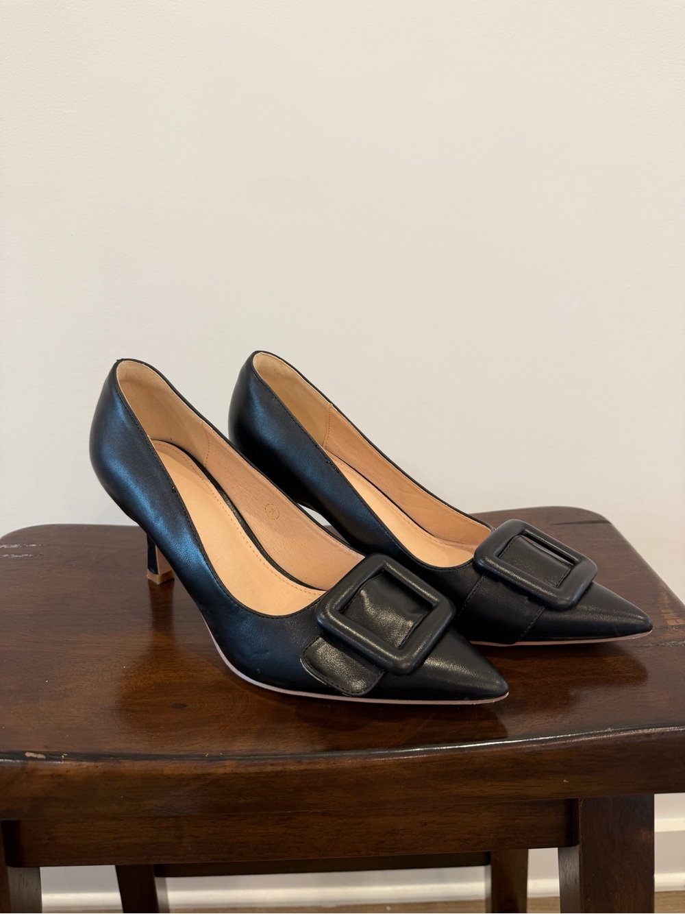 Black Pointed Toe Kitten Heelswith Decorative Buckle